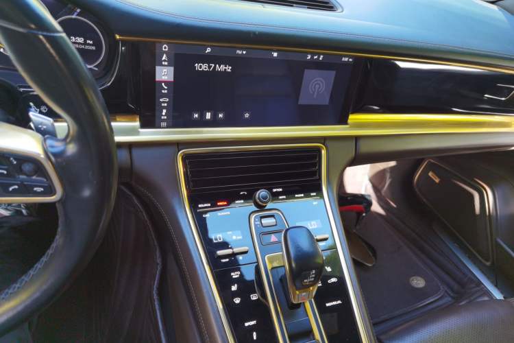 Used Porsche Panamera 2017 Panamera 4 Executive Long Wheelbase 3.0T Audio And AC Panel