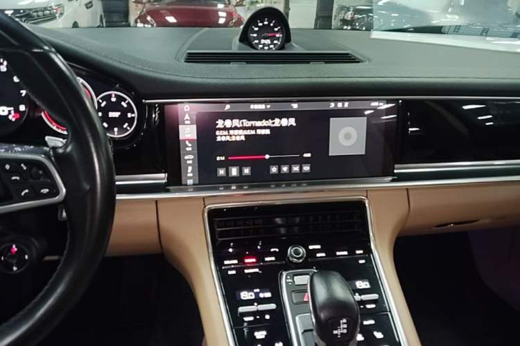Used Porsche Panamera 2017 Panamera 4 Executive Long Wheelbase 3.0T Audio And AC Panel