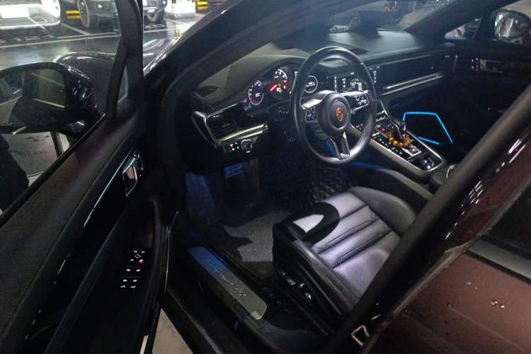 Used Porsche Panamera 2017 Panamera 4 Executive Long Wheelbase 3.0T Driver Seat