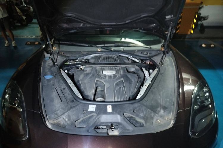 Used Porsche Panamera 2017 Panamera 3.0T Engine Bay