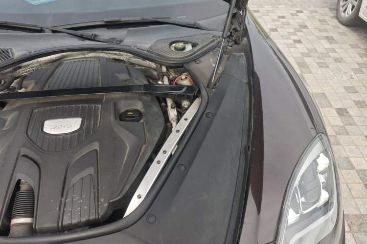 Used Porsche Panamera 2017 Panamera 3.0T Engine Bay Left