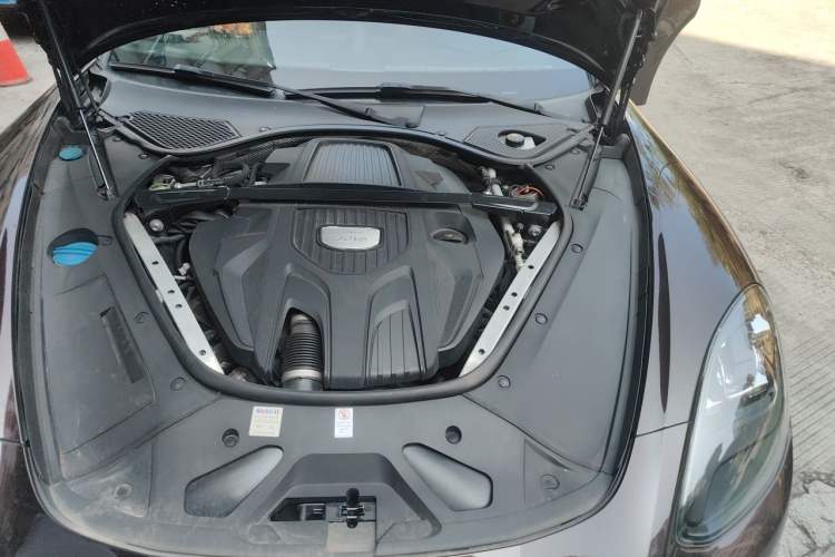 Used Porsche Panamera 2017 Panamera 3.0T Engine Bay Left