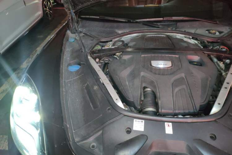 Used Porsche Panamera 2017 Panamera Executive Long Wheelbase 3.0T Engine Bay Right