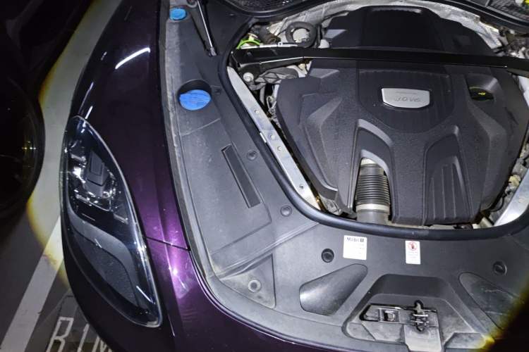 Used Porsche Panamera 2017 Panamera 3.0T Engine Bay Right