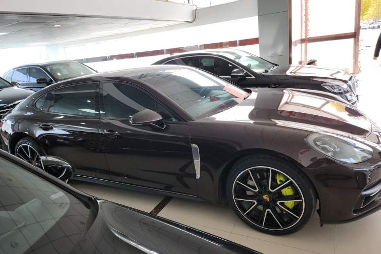 Used Porsche Panamera 2017 Panamera 4 E-Hybrid Executive Long Wheelbase 2.9T Exterior 2