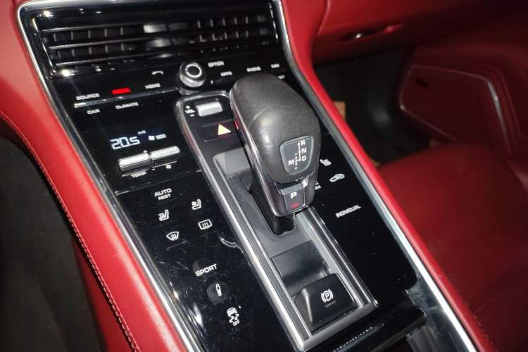 Used Porsche Panamera 2017 Panamera Executive Long Wheelbase 3.0T Gear Lever