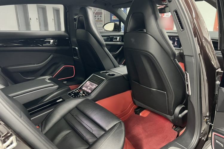 Used Porsche Panamera 2017 Panamera 4 Executive Long Wheelbase 3.0T Interior 11