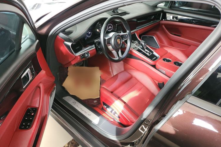 Used Porsche Panamera 2017 Panamera 4 E-Hybrid Executive Long Wheelbase 2.9T Interior 2