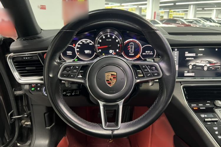 Used Porsche Panamera 2017 Panamera 4 Executive Long Wheelbase 3.0T Interior 2