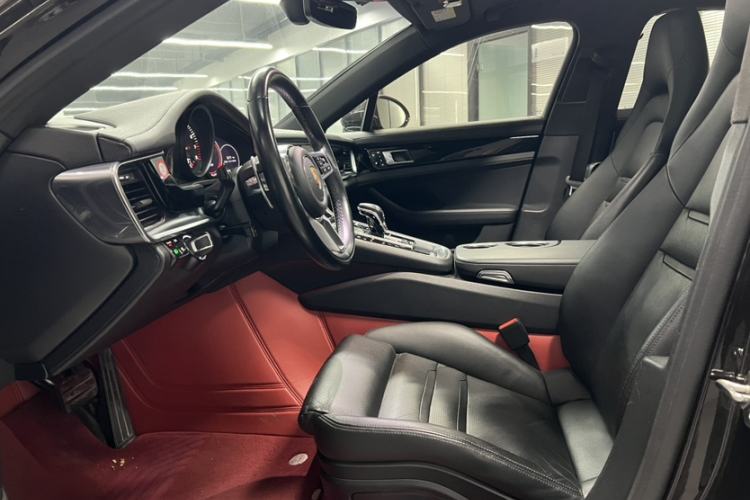 Used Porsche Panamera 2017 Panamera 4 Executive Long Wheelbase 3.0T Interior 4