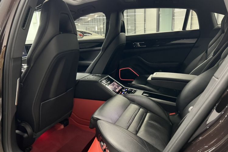 Used Porsche Panamera 2017 Panamera 4 Executive Long Wheelbase 3.0T Interior 5
