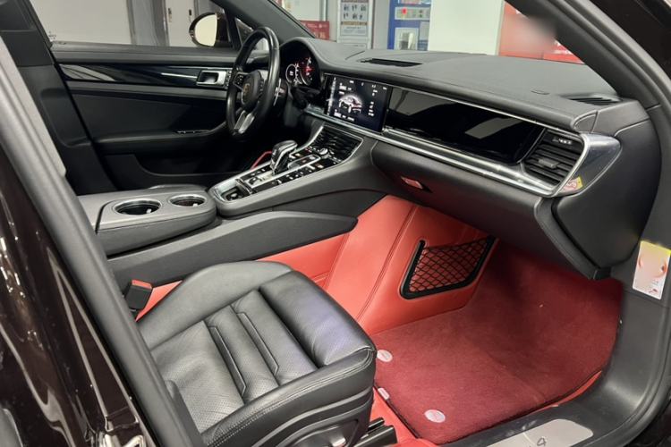 Used Porsche Panamera 2017 Panamera 4 Executive Long Wheelbase 3.0T Interior 7
