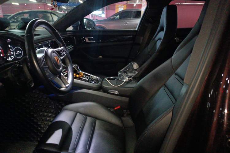 Used Porsche Panamera 2017 Panamera 4 Executive Long Wheelbase 3.0T Left Front Seat