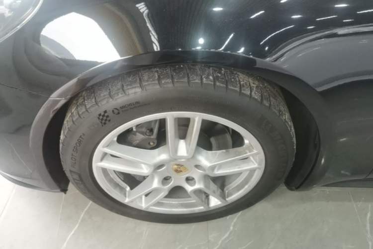 Used Porsche Panamera 2017 Panamera 3.0T Left Front Wheel Hub