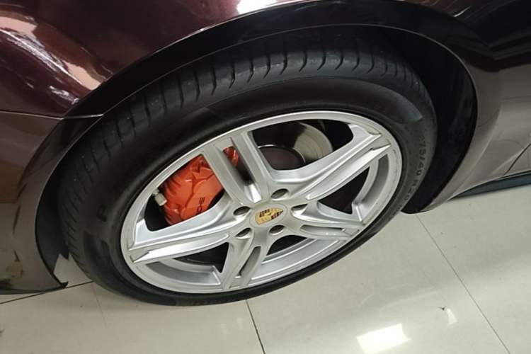 Used Porsche Panamera 2017 Panamera 4 Executive Long Wheelbase 3.0T Left Front Wheel Hub