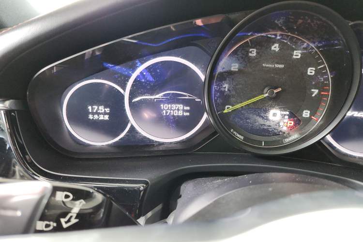 Used Porsche Panamera 2017 Panamera 4 E-Hybrid Executive Long Wheelbase 2.9T Odometer Close Up