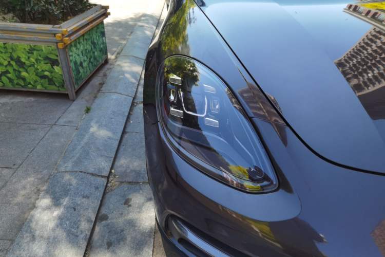 Used Porsche Panamera 2017 Panamera 4 Executive Long Wheelbase 3.0T Right Front Headlight