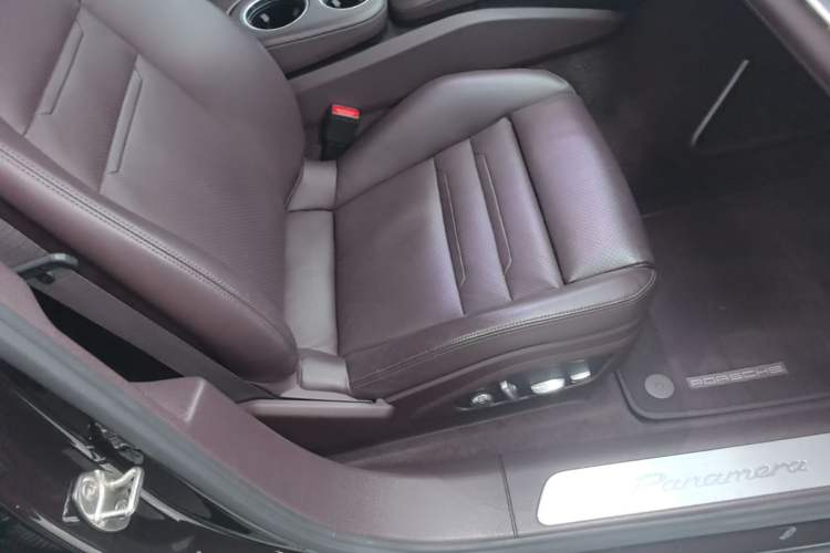 Used Porsche Panamera 2017 Panamera 3.0T Right Front Seat