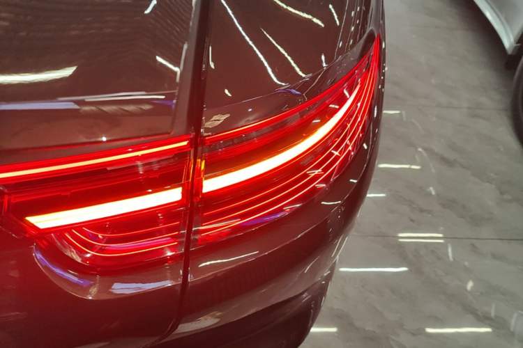 Used Porsche Panamera 2017 Panamera 3.0T Right Rear Taillight