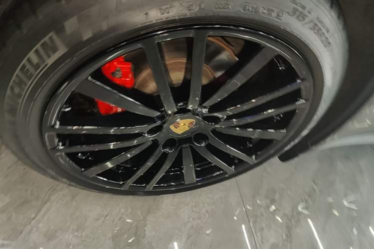 Used Porsche Panamera 2017 Panamera 3.0T Right Rear Wheel Hub