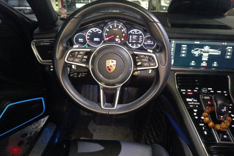 Used Porsche Panamera 2017 Panamera 4 Executive Long Wheelbase 3.0T Steering Wheel