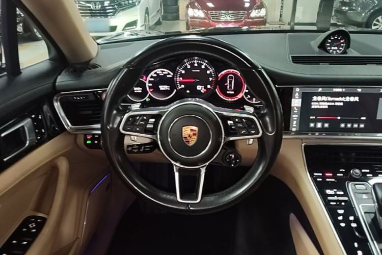 Used Porsche Panamera 2017 Panamera 4 Executive Long Wheelbase 3.0T Steering Wheel