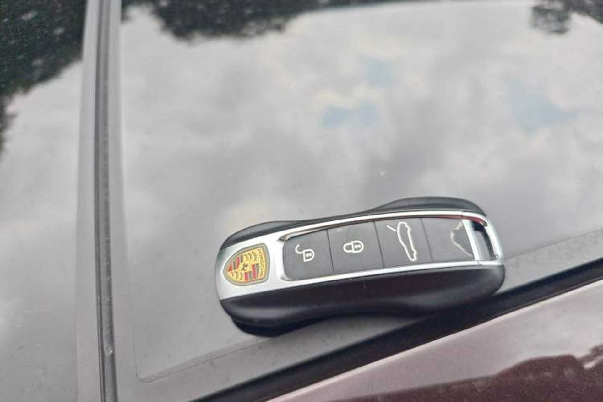 Used Porsche Panamera 2017 Panamera 4 Executive Long Wheelbase 3.0T Vehicle Key