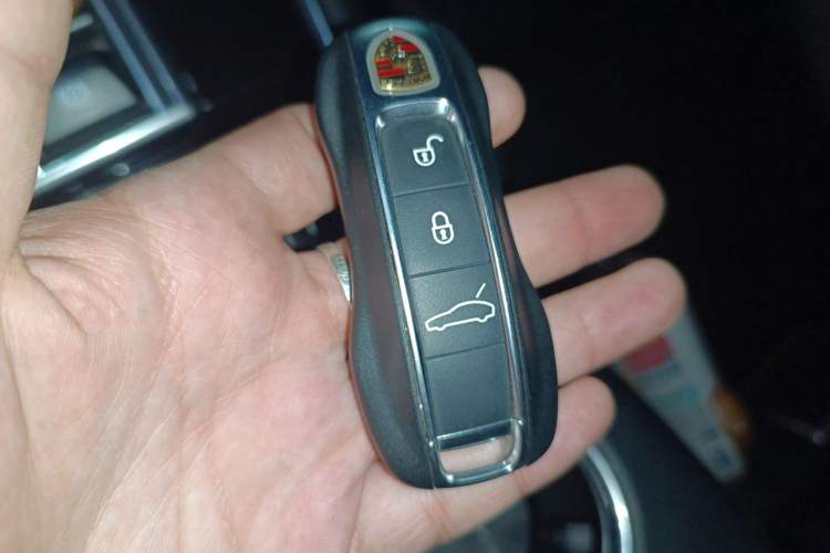 Used Porsche Panamera 2017 Panamera 4 Executive Long Wheelbase 3.0T Vehicle Key