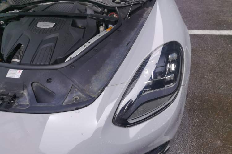 Used Porsche Panamera 2017 Panamera 3.0T Engine Bay Left