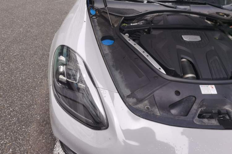Used Porsche Panamera 2017 Panamera 3.0T Engine Bay Right