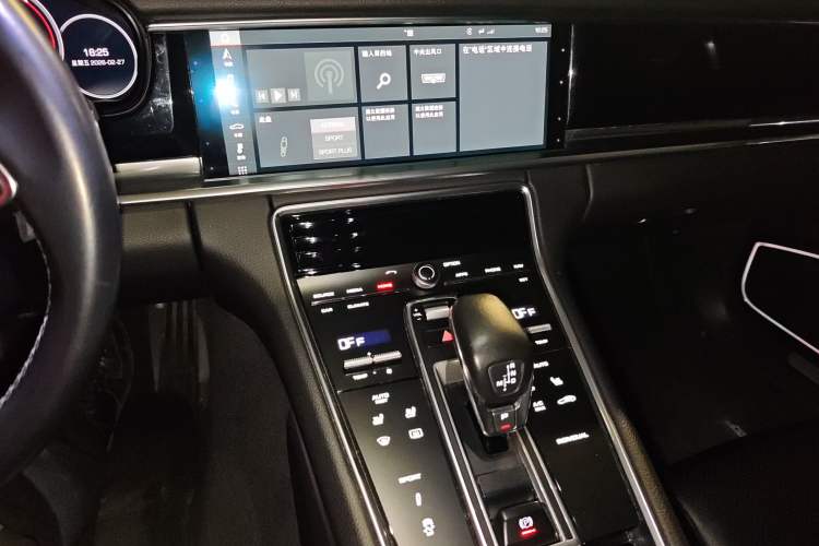 Used Porsche Panamera 2017 Panamera Executive Long Wheelbase 3.0T Audio And AC Panel
