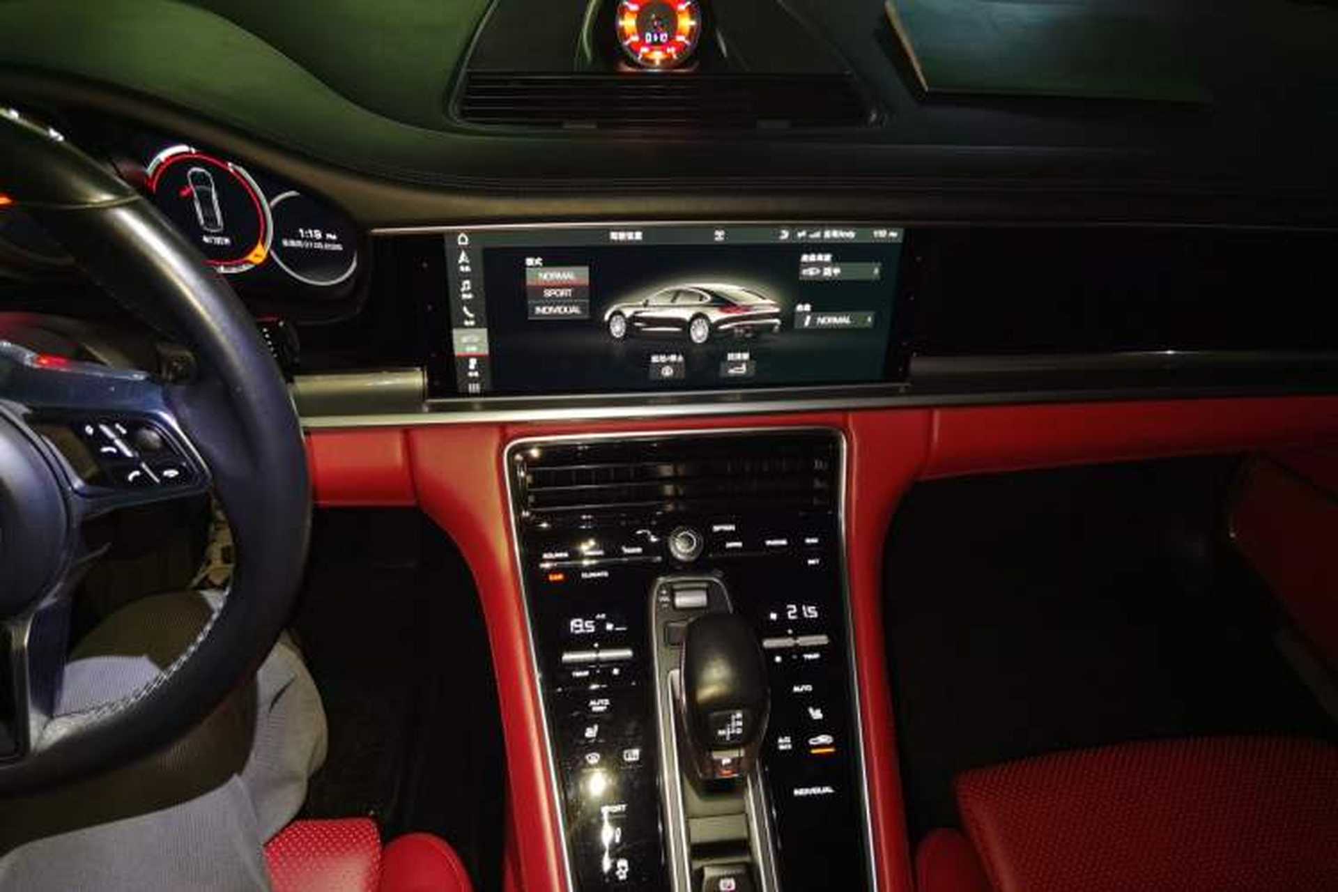 Used Porsche Panamera 2017 Panamera 4 Executive Long Wheelbase 3.0T Audio And AC Panel