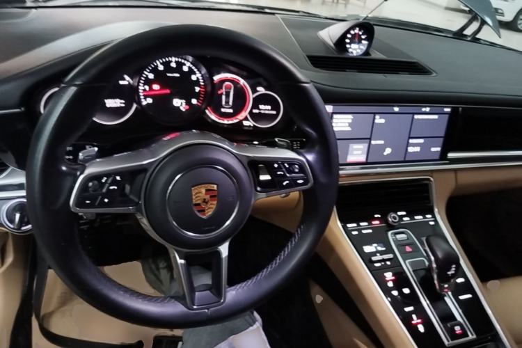 Used Porsche Panamera 2017 Panamera 3.0T Center Console