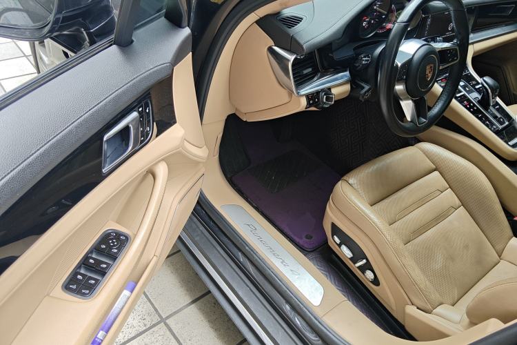 Used Porsche Panamera 2017 Panamera 4 Executive Long Wheelbase 3.0T Driver Seat