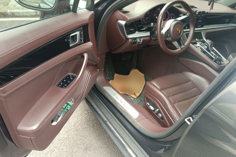 Used Porsche Panamera 2017 Panamera 4 Executive Long Wheelbase 3.0T Driver Seat