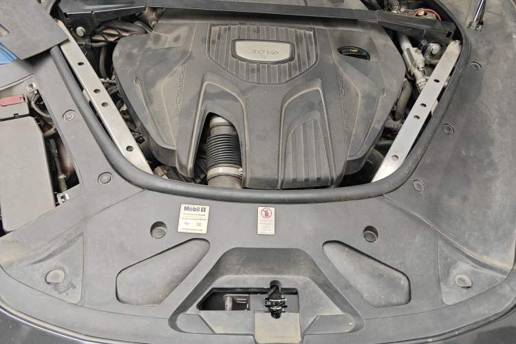 Used Porsche Panamera 2017 Panamera 4 Executive Long Wheelbase 3.0T Engine Bay