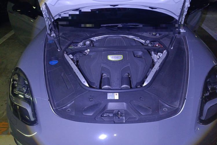 Used Porsche Panamera 2017 Panamera 4 E-Hybrid Executive Long Wheelbase 2.9T Engine Bay