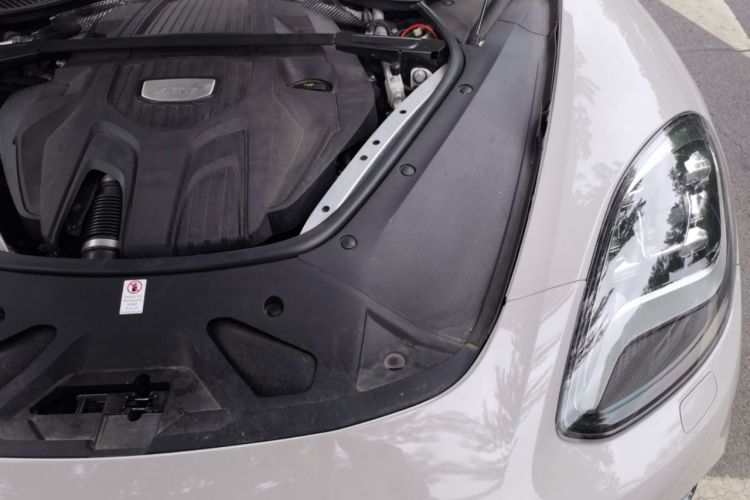 Used Porsche Panamera 2017 Panamera 3.0T Engine Bay Left