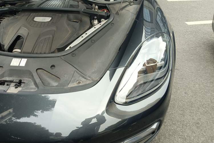 Used Porsche Panamera 2017 Panamera 4 Executive Long Wheelbase 3.0T Engine Bay Left