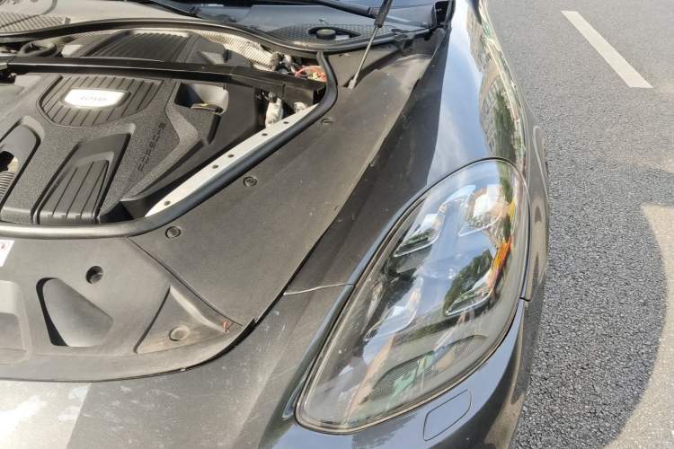 Used Porsche Panamera 2017 Panamera 3.0T Engine Bay Left
