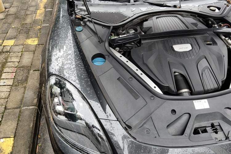 Used Porsche Panamera 2017 Panamera 3.0T Engine Bay Right