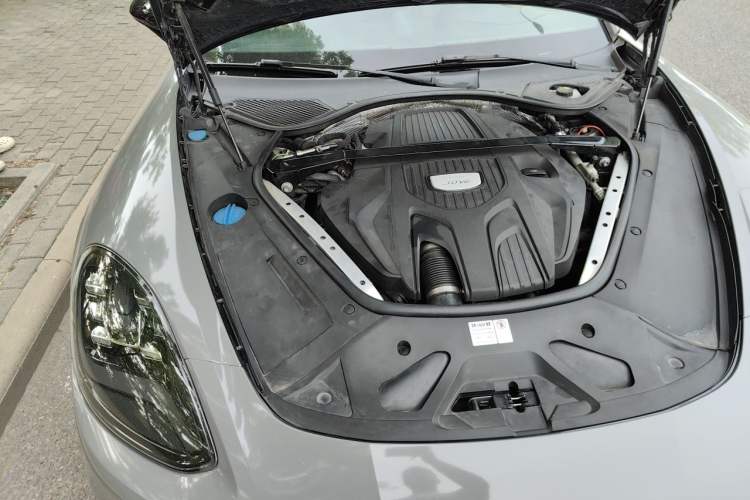 Used Porsche Panamera 2017 Panamera 3.0T Engine Bay Right