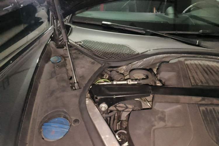 Used Porsche Panamera 2017 Panamera 3.0T Engine Bay Right