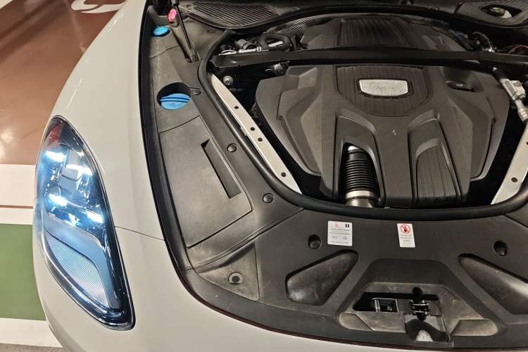 Used Porsche Panamera 2017 Panamera Executive Long Wheelbase 3.0T Engine Bay Right