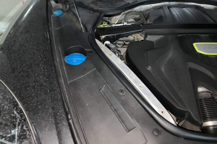 Used Porsche Panamera 2017 Panamera 4 E-Hybrid Executive Long Wheelbase 2.9T Engine Bay Right