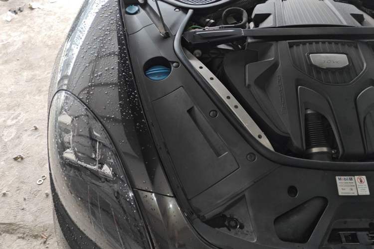 Used Porsche Panamera 2017 Panamera 4 Sport Turismo 3.0T Engine Bay Right