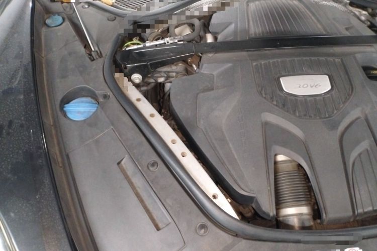 Used Porsche Panamera 2017 Panamera 3.0T Engine Bay Right