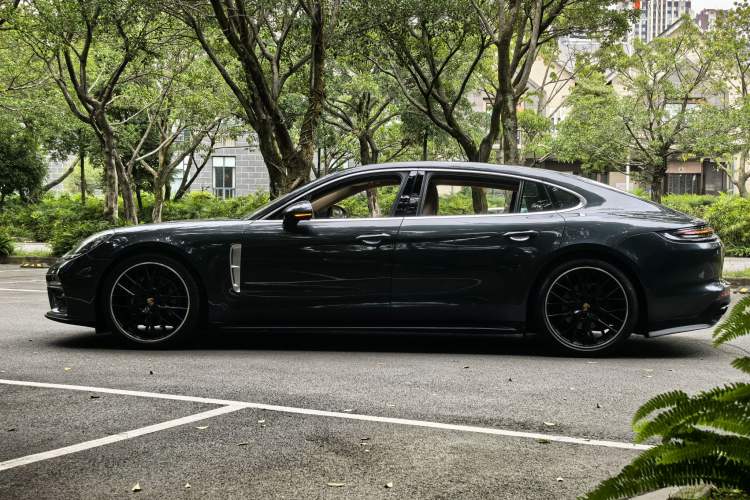 Used Porsche Panamera 2017 Panamera Executive Long Wheelbase 3.0T Exterior 2
