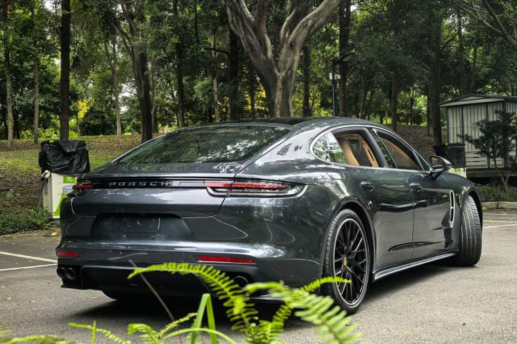 Used Porsche Panamera 2017 Panamera Executive Long Wheelbase 3.0T Exterior 3