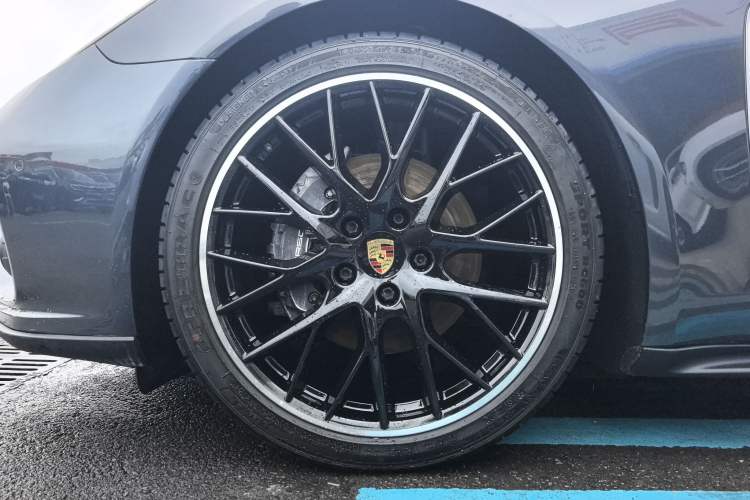 Used Porsche Panamera 2017 Panamera Executive Long Wheelbase 3.0T Exterior 5